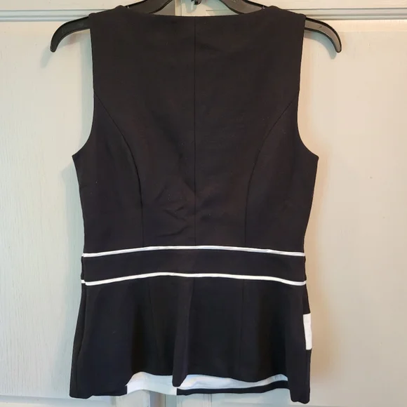 White House Black Market Black White Colorblock Sleeveless Blouse - Picture 3 of 7